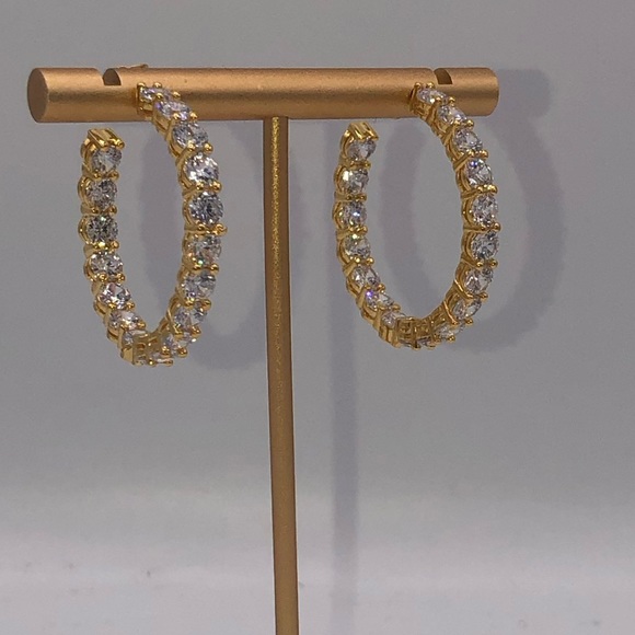 4.5ct Inside-Out Hoops - Picture 6 of 11